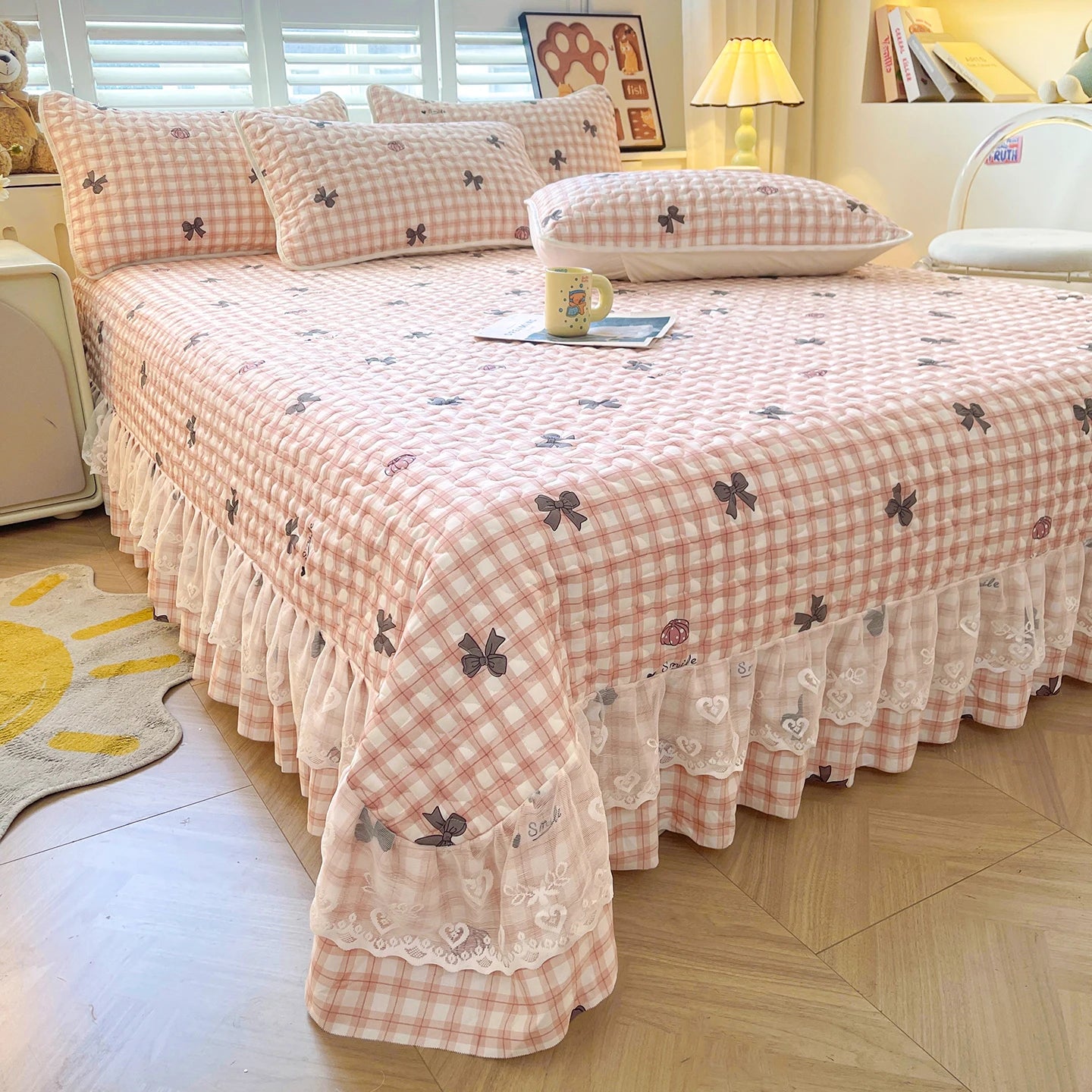 1pc Quilted Bedspread with Lace Ruffles Flower Printed Thickened Blanket Single/Queen/King Quilted Bed Cover Soft Bedspreads Bed
