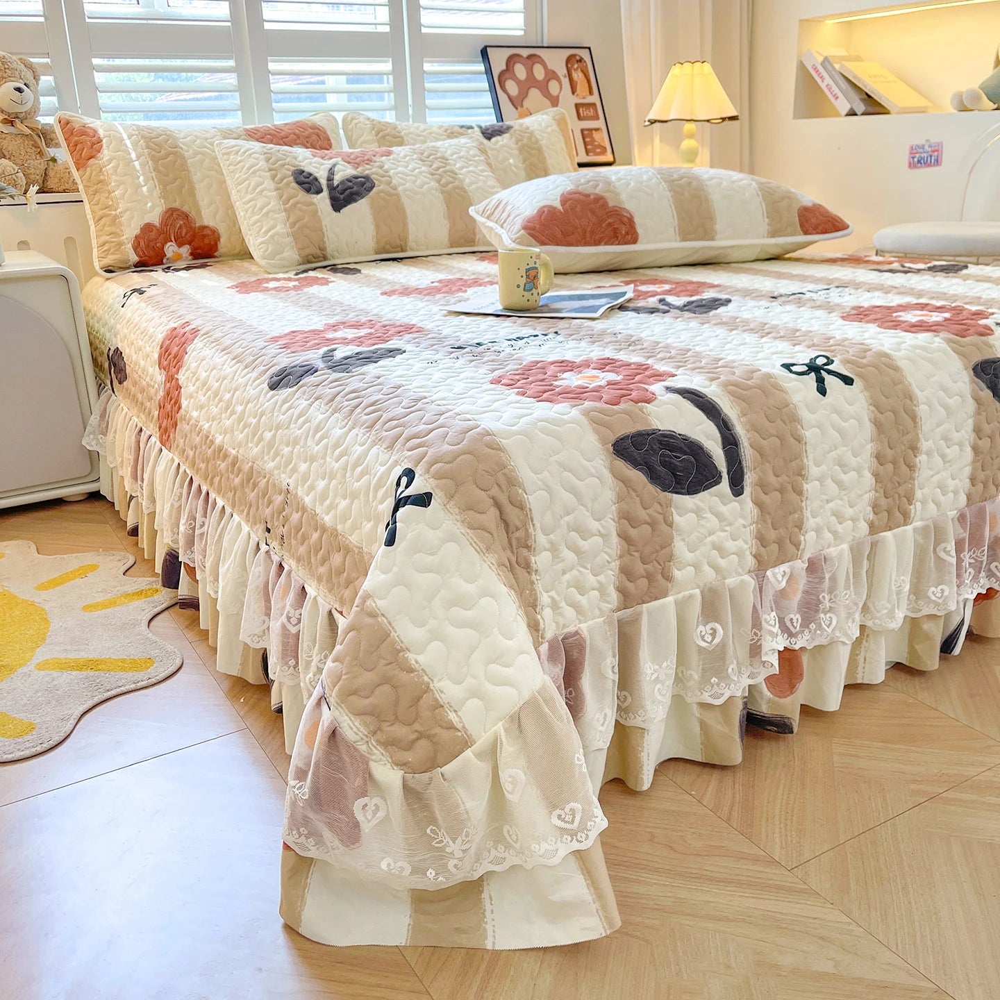 1pc Quilted Bedspread with Lace Ruffles Flower Printed Thickened Blanket Single/Queen/King Quilted Bed Cover Soft Bedspreads Bed